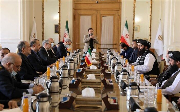 دیدار سرپرست وزارت خارجه افغانستان با وزیر خارجه ایران در تهران