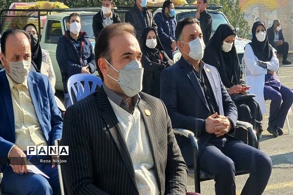 کاروان سلامت در مدارس بهارستان