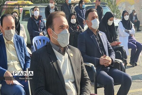 کاروان سلامت در مدارس بهارستان