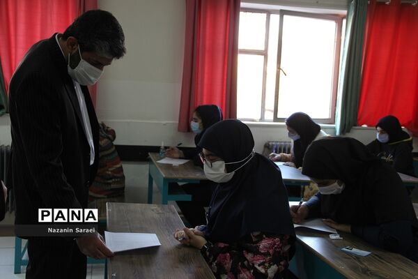 بازدید سرپرست مدیریت آموزش و پرورش اسلامشهر از روندبرگزاری امتحانات حضوری