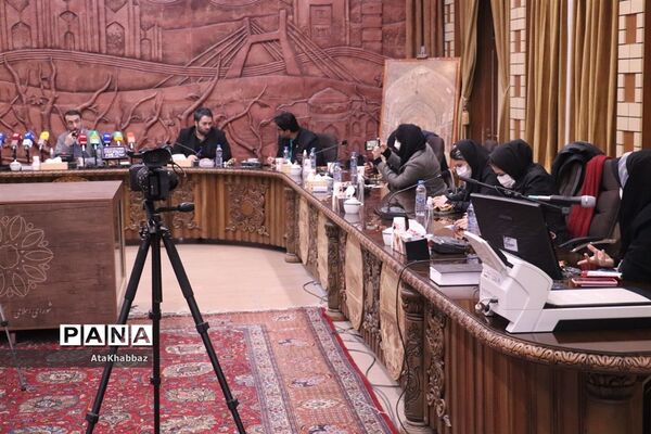 نشست خبری روح الله رشیدی با رسانه‌های تبریز