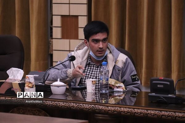 نشست خبری روح الله رشیدی با رسانه‌های تبریز