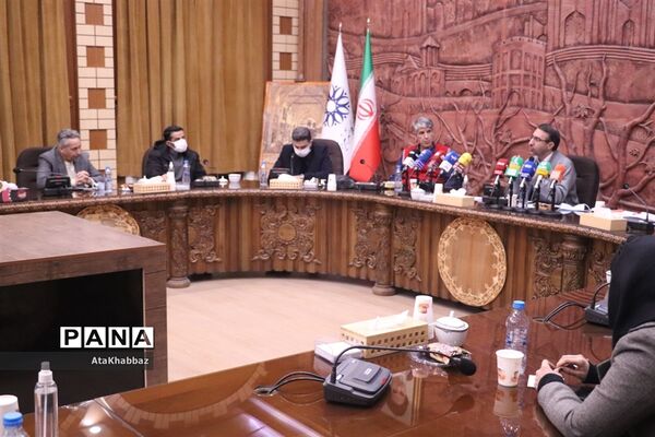 نشست خبری روح الله رشیدی با رسانه‌های تبریز