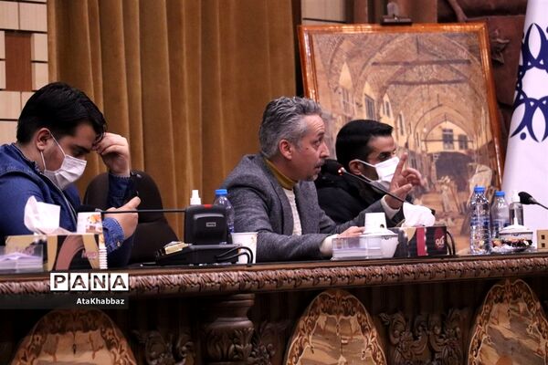 نشست خبری روح الله رشیدی با رسانه‌های تبریز