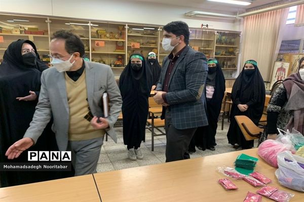 نمایشگاه « از مدرسه تا بقیع» در منطقه ۱۵