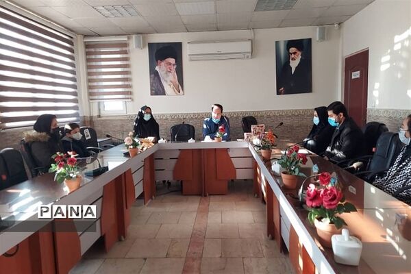 تقدیر از برگزیدگان مسابقه عکاسی جشنواره عذا در شهرستان قرچک