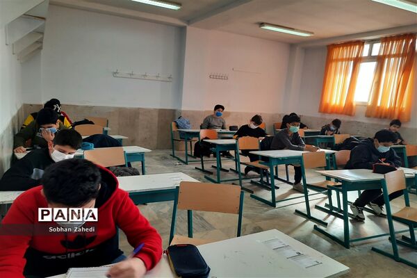 امتحانات حضوری  زیر سایه سنگین  کرونا در رودهن