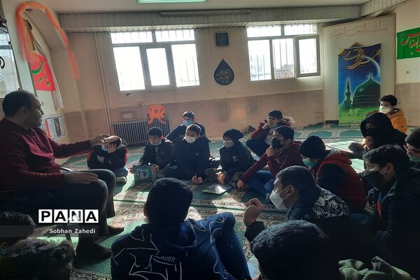 امتحانات حضوری  زیر سایه سنگین  کرونا در رودهن