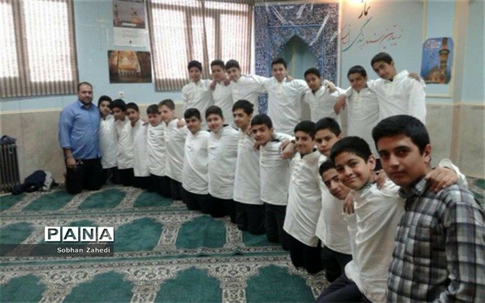 سرود، ابزاری زیبا برای آموزش‌های تربیتی در مدارس