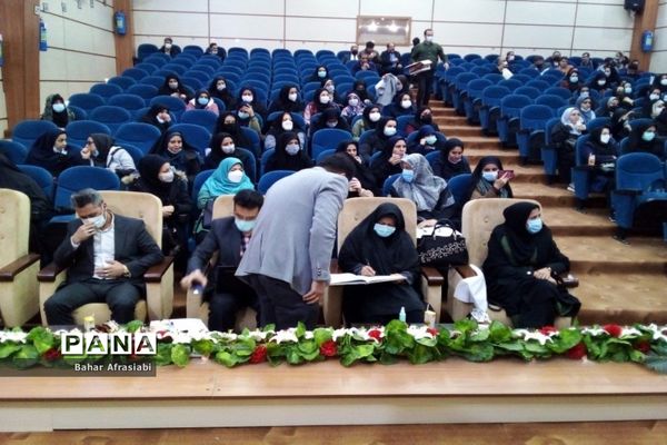 جلسه شورای آموزگاران آموزش مهارت‌های خود مراقبتی در رباط کریم