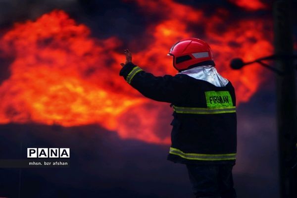آتش سوزی درشهرک صنعتی اشتهارد
