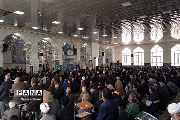 برگزاری نماز جمعه با حضور پرشور مردم شهرستان کاشمر