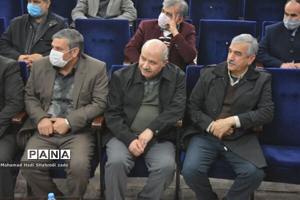 مراسم تجلیل از هنرمند پیشکسوت علیرضا قزی در ناحیه یک آموزش و پرورش خراسان رضوی