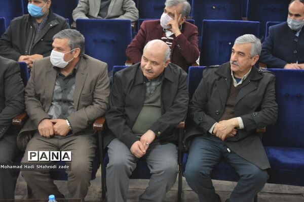 مراسم تجلیل از هنرمند پیشکسوت علیرضا قزی در ناحیه یک آموزش و پرورش خراسان رضوی