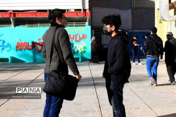 برگزاری امتحانات عملی رشته الکترونیک هنرستان فنی و حرفه‌ای معلم در شیراز