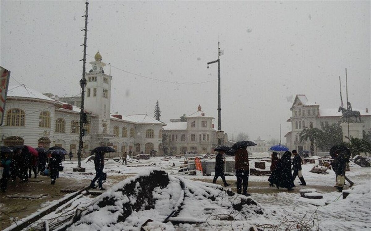 بارش برف جلگه گیلان را سفیدپوش کرد