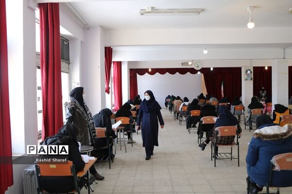 بازدید مدیرکل آموزش و پرورش آذربایجان غربی از فرآیند برگزاری امتحانات نهایی