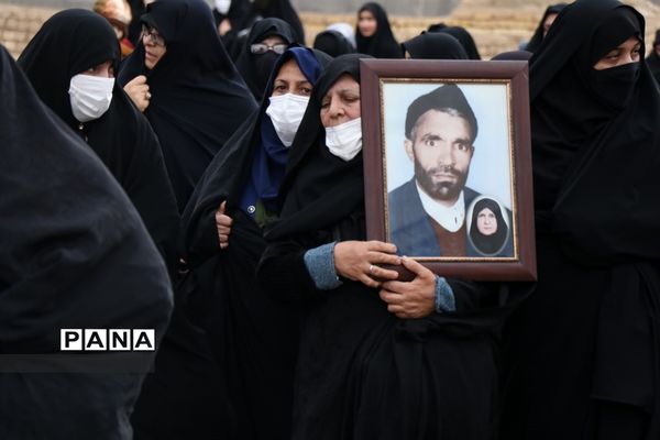 مراسم تشییع پیکر شهدا در شهر برزک