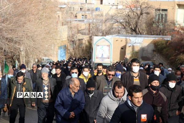 مراسم تشییع پیکر شهدا در شهر برزک