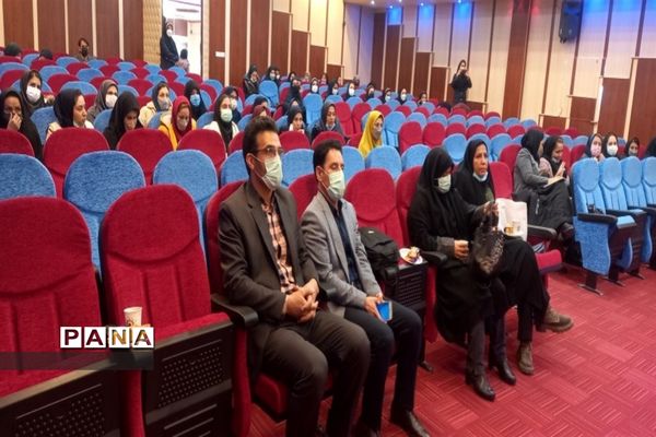 جلسه شورای آموزگاران آموزش مهارت‌های خود مراقبتی در پرند