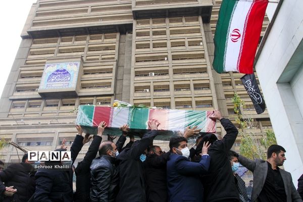 تشییع و تدفین پیکر دو شهید گمنام در محوطه وزارت کشور