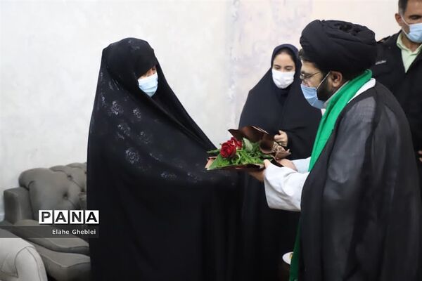 تجلیل مدیران قیامدشت از مقام‌ والای مادران و همسران‌شهدا
