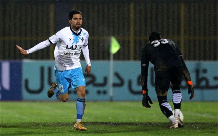استقلال با گزینه محبوب پرسپولیس به توافق رسید