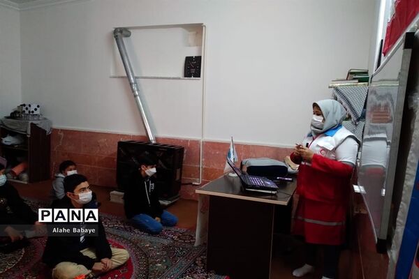 برگزاری دوره آموزشی کمک‌های اولیه در روستای قلعه فرامرز ملارد