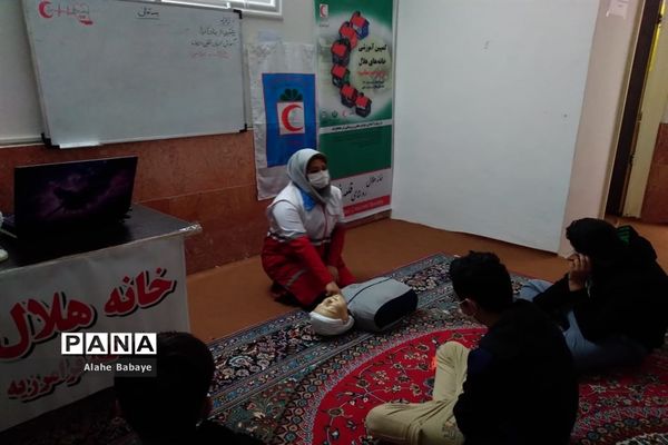 برگزاری دوره آموزشی کمک‌های اولیه در روستای قلعه فرامرز ملارد