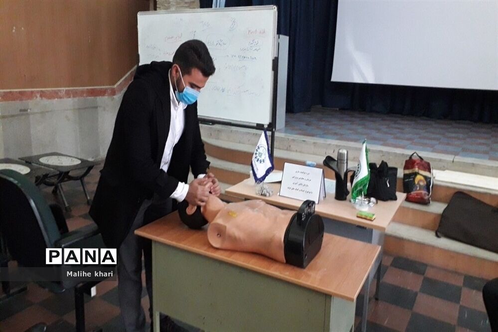برگزاری دوره آموزشی امداد و کمک‌های اولیه در جوادآباد