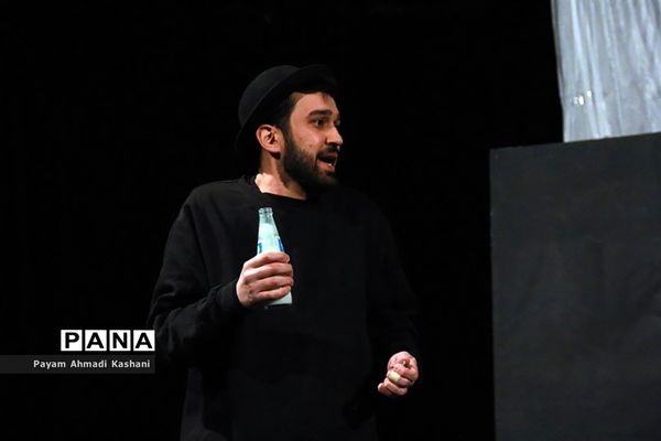 اجرای نمایش اسپانیایی «از تپش افتاده»