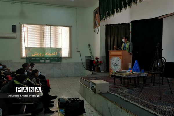 آماده‌سازی دانش‌آموزان منتخب المپیاد رویش برای مرحله استانی در شهرستان کازرون