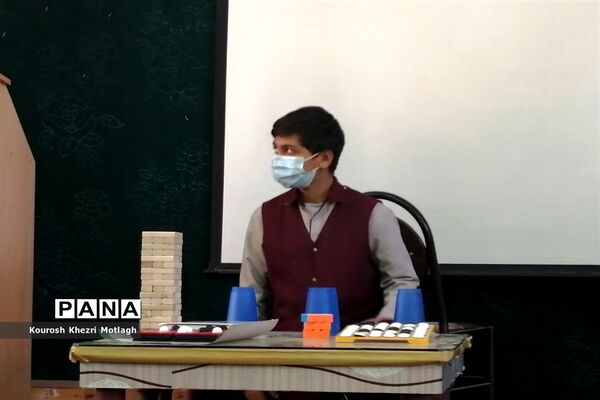 آماده‌سازی دانش‌آموزان منتخب المپیاد رویش برای مرحله استانی در شهرستان کازرون