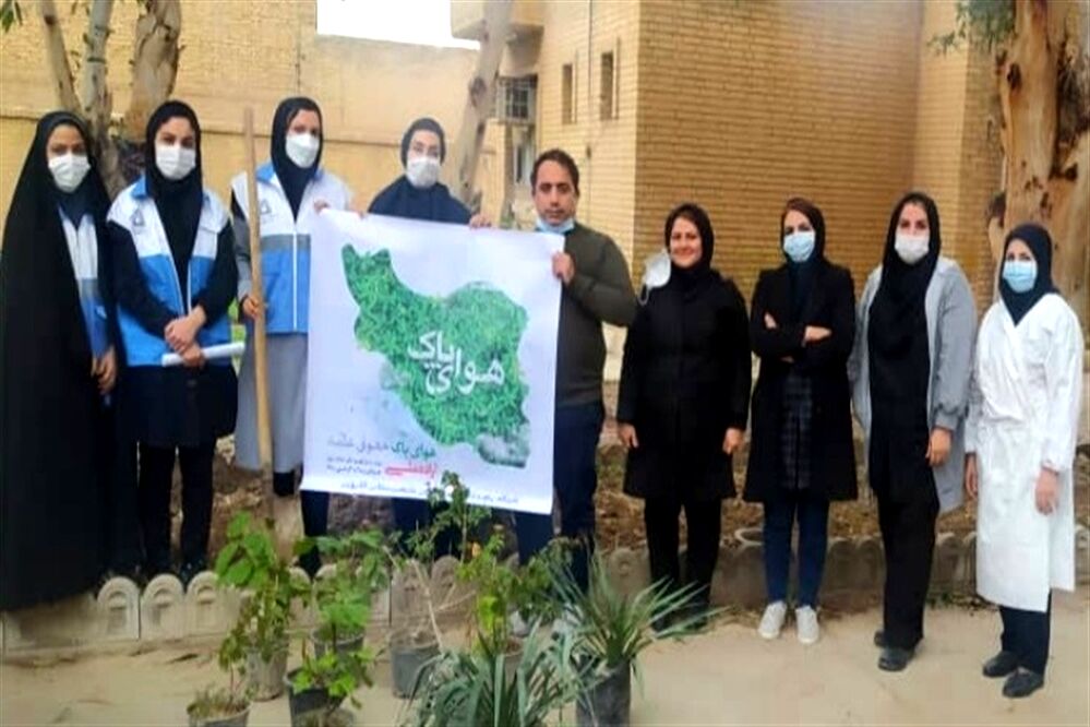 آیین نهال کاری توسط مدافعان سلامت در شهرستان کارون