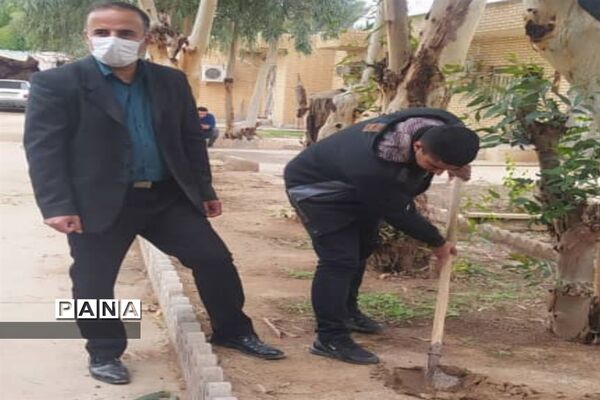 آیین نهال کاری توسط مدافعان سلامت در شهرستان کارون