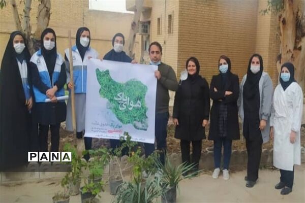 آیین نهال کاری توسط مدافعان سلامت در شهرستان کارون