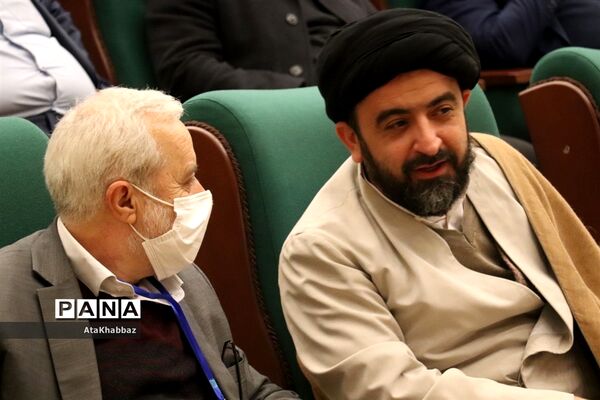 اولین جشنواره 18به همراه تجلیل از مادران شهدا و مدافعان سلامت