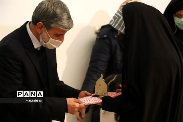 اولین جشنواره 18به همراه تجلیل از مادران شهدا و مدافعان سلامت