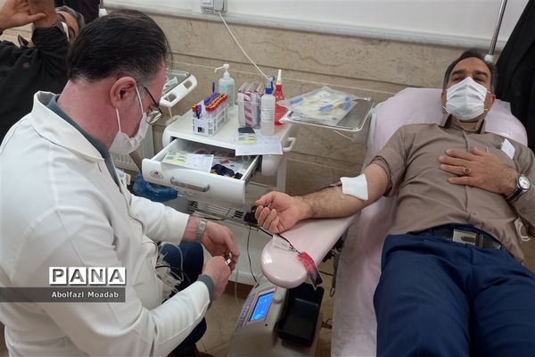 اهدای خون، توسط کارکنان اداره آموزش و پرورش کاشمر