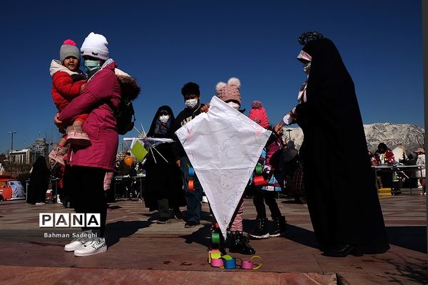 جشنواره بادبادک باز