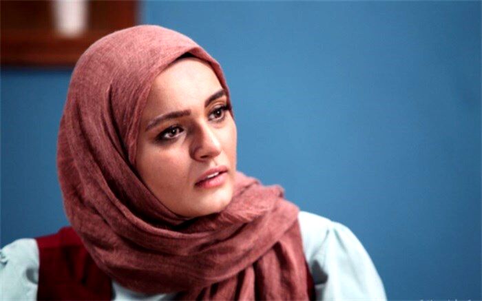 نیلوفر پارسا از چالش ریحانه در «بی‌نشان» گفت