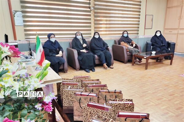 گرامیداشت روز زن در آموزش و پرورش امیدیه