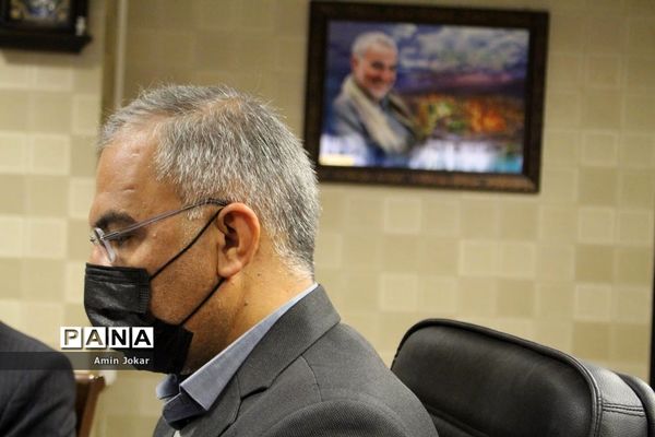 نشست هم‌اندیشی کمیته دانش‌آموزی و فرهنگیان ستاد دهه فجر استان فارس