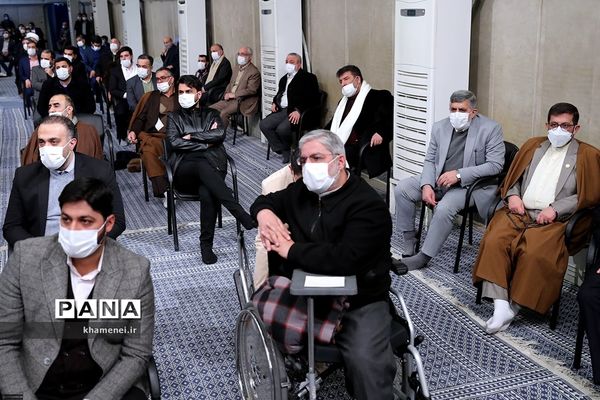 دیدار جمعی از مداحان اهل بیت(ع) با مقام معظم رهبری