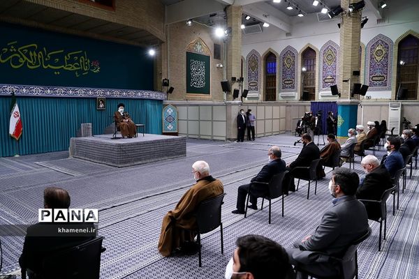 دیدار جمعی از مداحان اهل بیت(ع) با مقام معظم رهبری