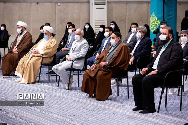 دیدار جمعی از مداحان اهل بیت(ع) با مقام معظم رهبری
