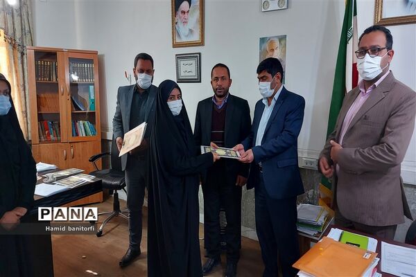 تقدیر از بانوان اداره آموزش و پرورش حمیدیه