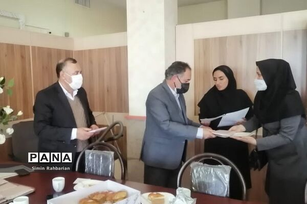 مراسم تقدیر از بانوان آموزش و پرورش به مناسبت روز زن در پردیس