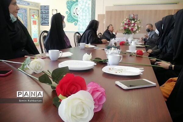 مراسم تقدیر از بانوان آموزش و پرورش به مناسبت روز زن در پردیس
