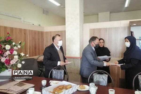مراسم تقدیر از بانوان آموزش و پرورش به مناسبت روز زن در پردیس
